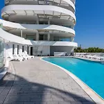 Starlet 1bedroom W Pool And Balcony In