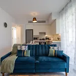 Starlet 1bedroom W Pool And Balcony In Apartment