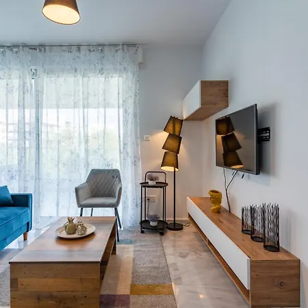 アパート Starlet 1bedroom W Pool And Balcony In ラルナカ