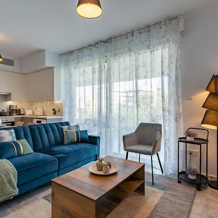 Starlet 1bedroom W Pool And Balcony In ラルナカ